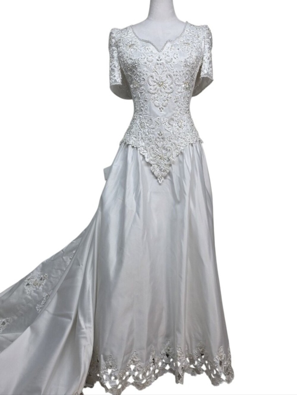 Michaelangelo White Lace Wedding Gown Sequins Pearl Beads Scallop Hem Size 22